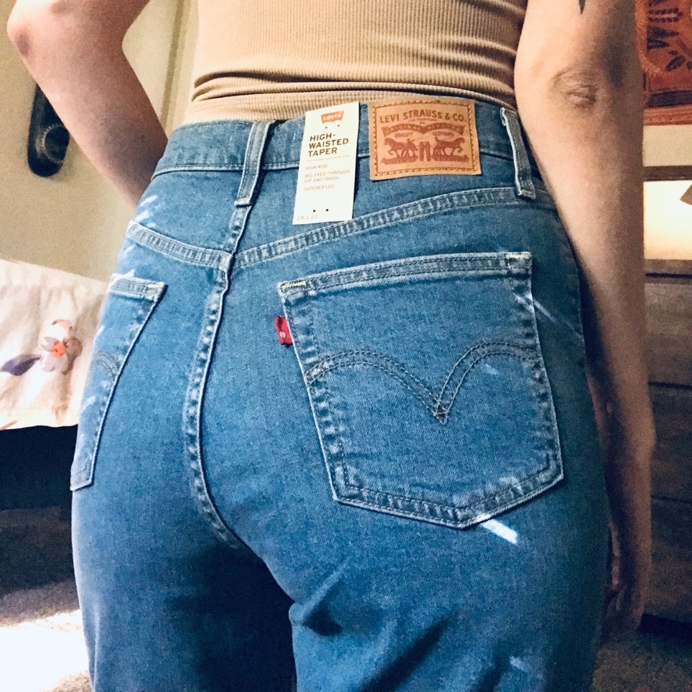 🆕 Levi's High Waisted Taper Mom Stretch Jeans